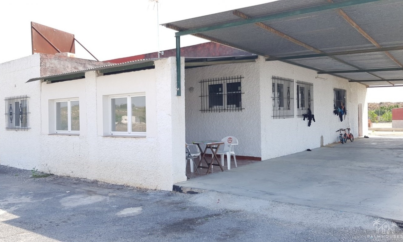 Revente - Finca - Los Montesinos