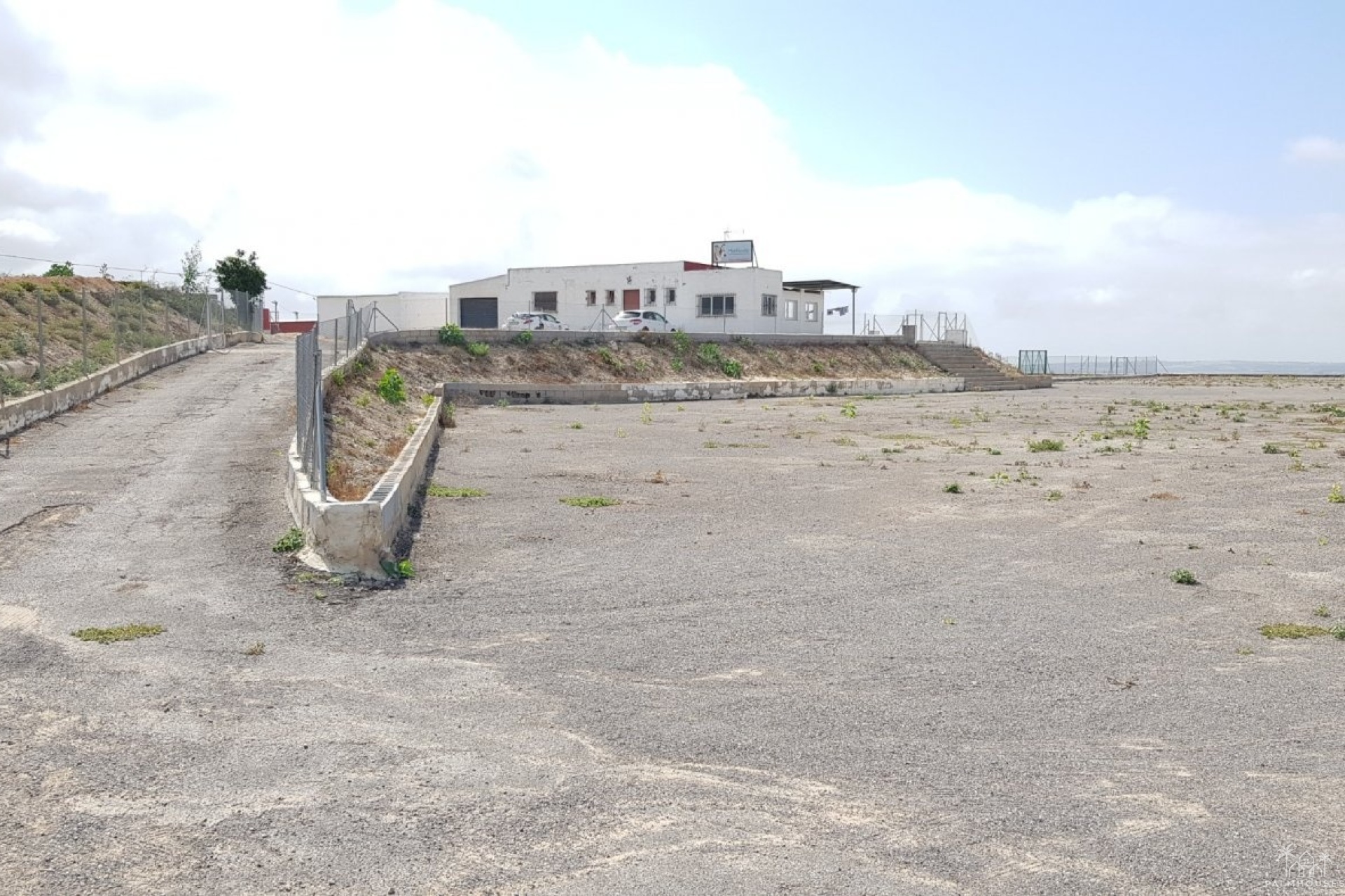 Revente - Finca - Los Montesinos