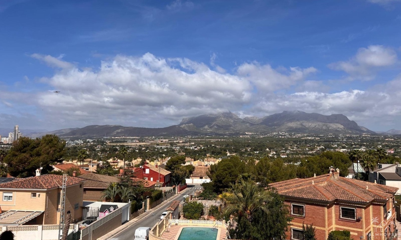 Revente - Villa - Benidorm - Benidorm Centro