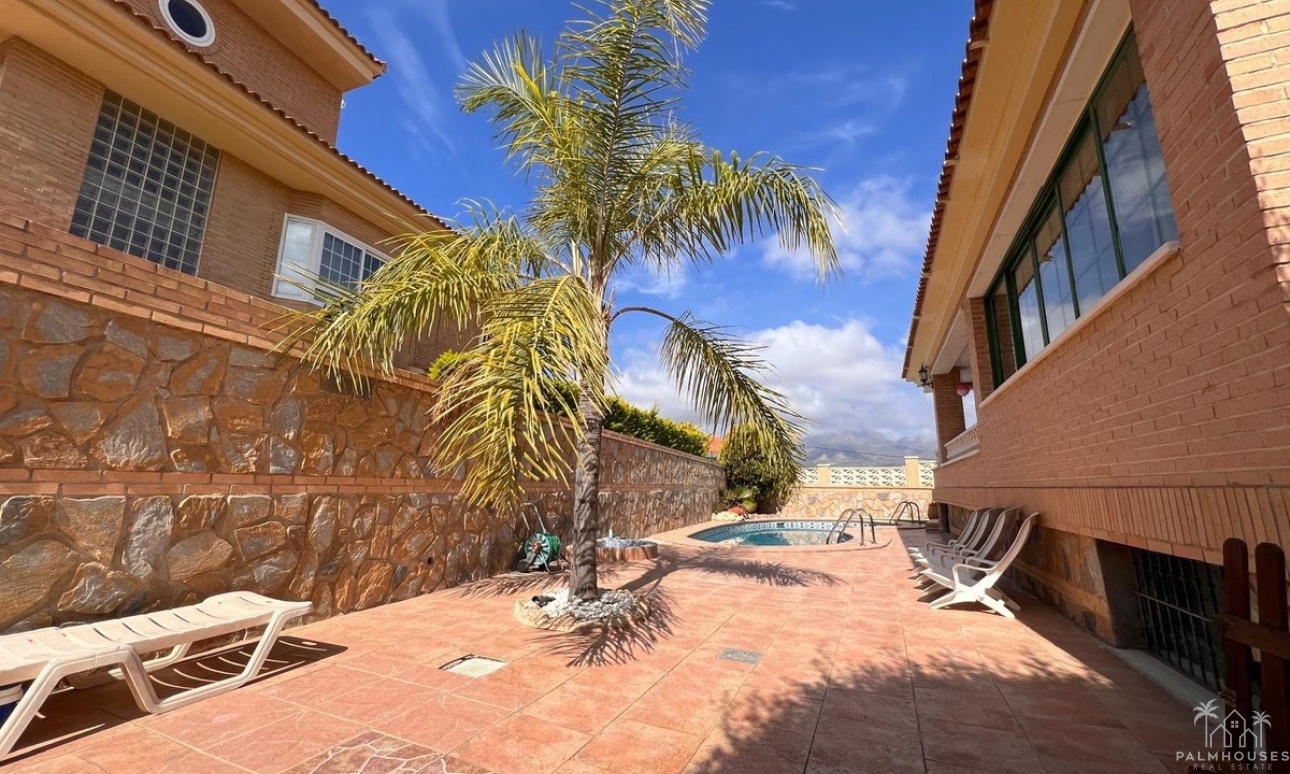 Revente - Villa - Benidorm - Benidorm Centro