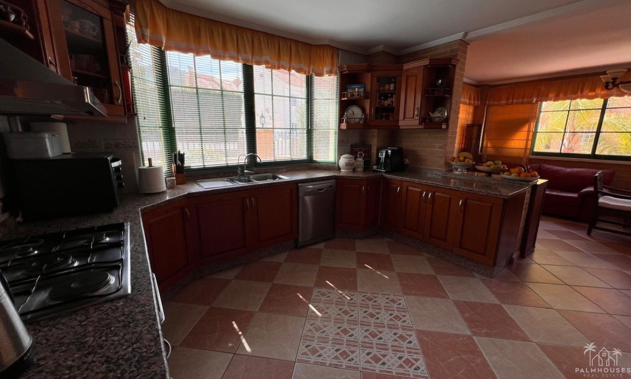 Revente - Villa - Benidorm - Benidorm Centro