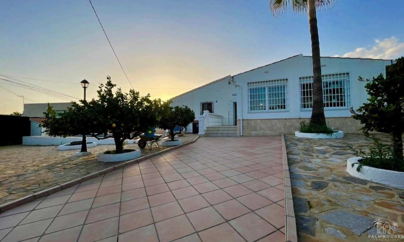 Revente - Villa - Benidorm - Urbanizaciones