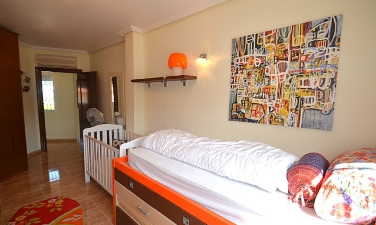 Revente - Villa - Campos del Río - Inland