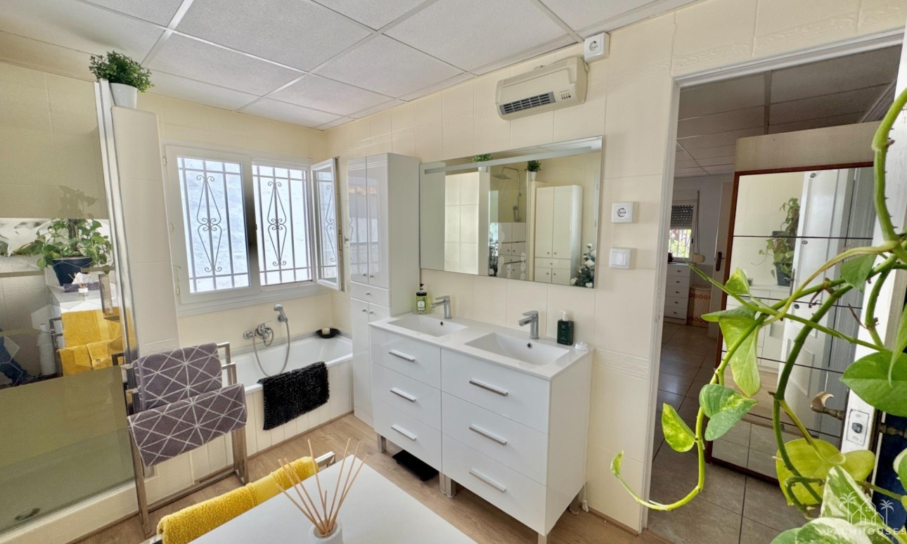 Revente - Villa - Dolores - Comunidad Valenciana