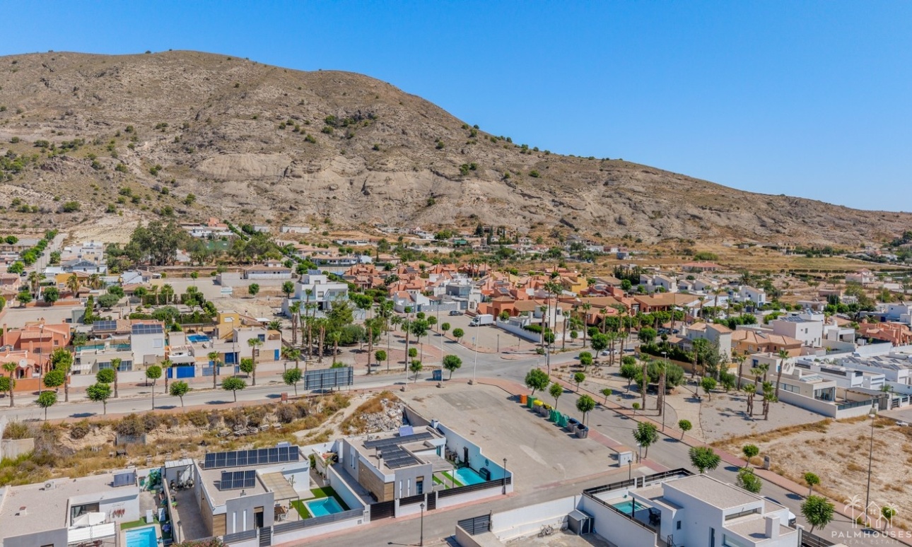 Revente - Villa - Fortuna - Urbanizacion Las Kalendas