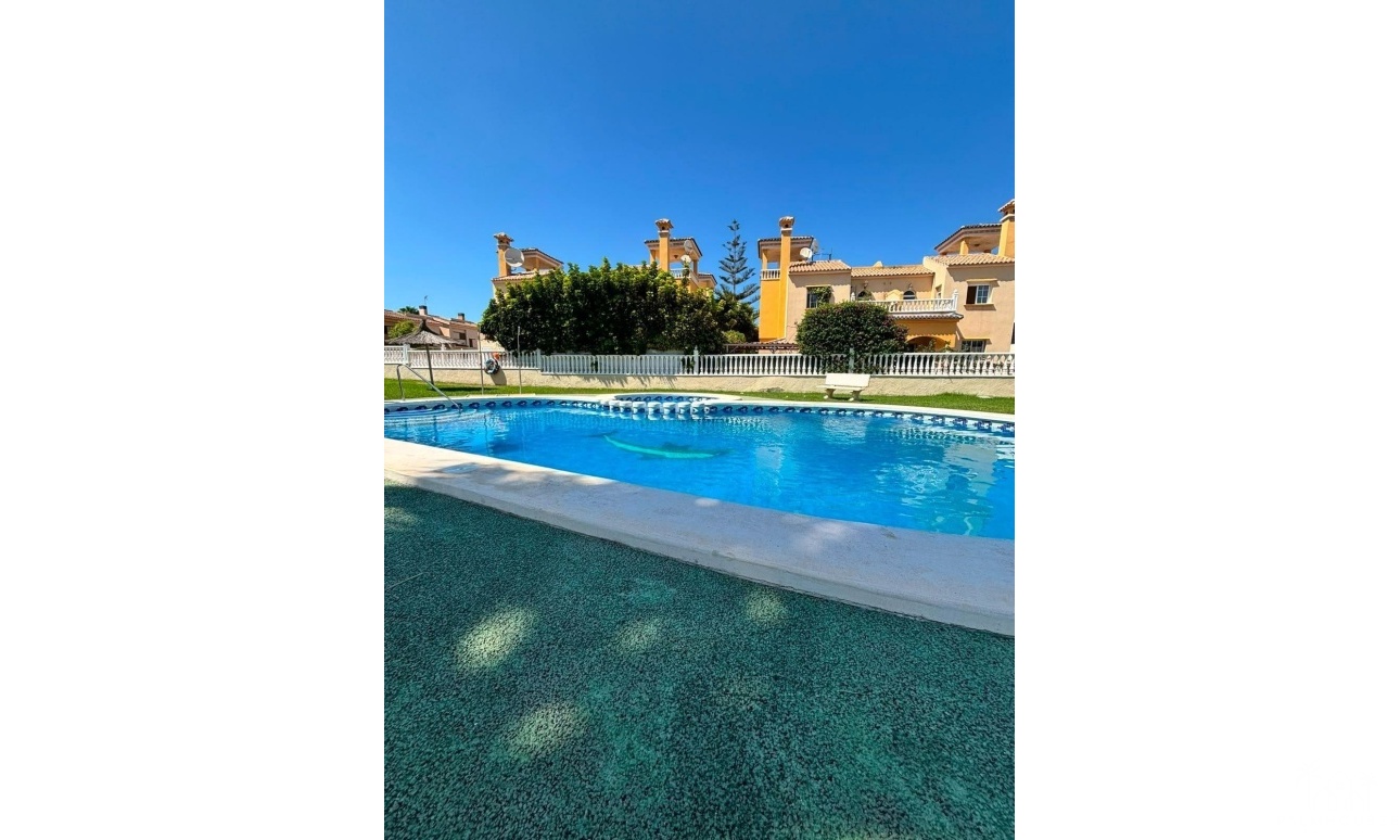 Revente - Villa - Orihuela Costa - Lomas de Cabo Roig