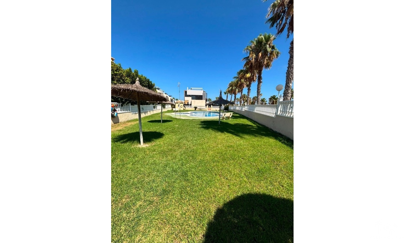 Revente - Villa - Orihuela Costa - Lomas de Cabo Roig