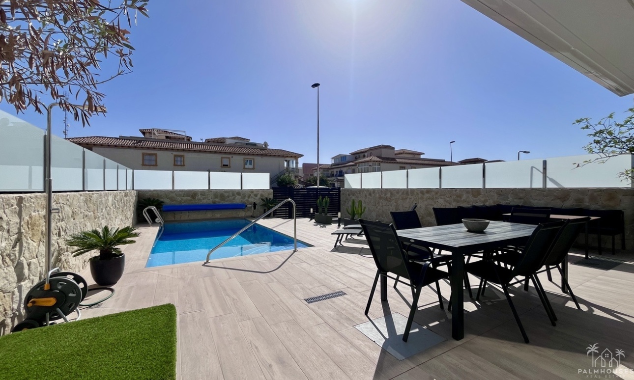 Revente - Villa - Punta Prima - Costa Blanca