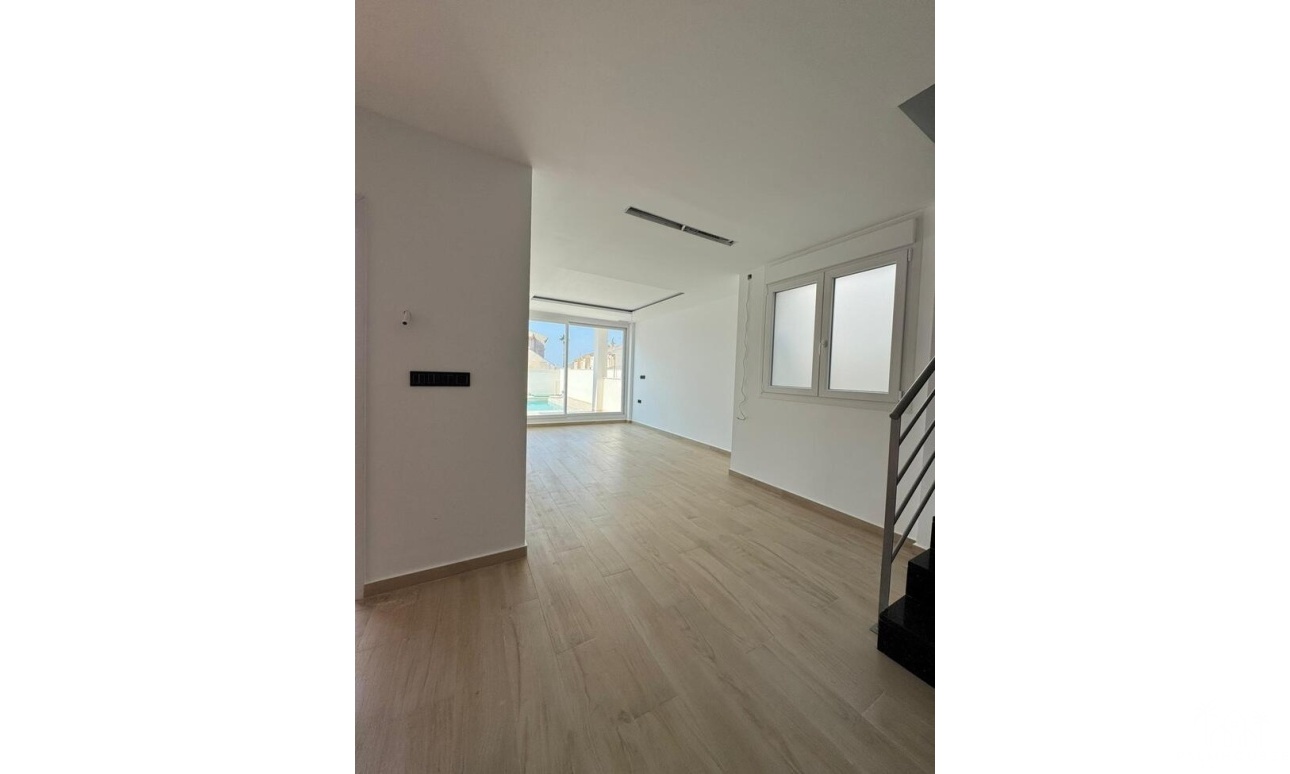 Revente - Villa - Torrevieja - Aguas Nuevas