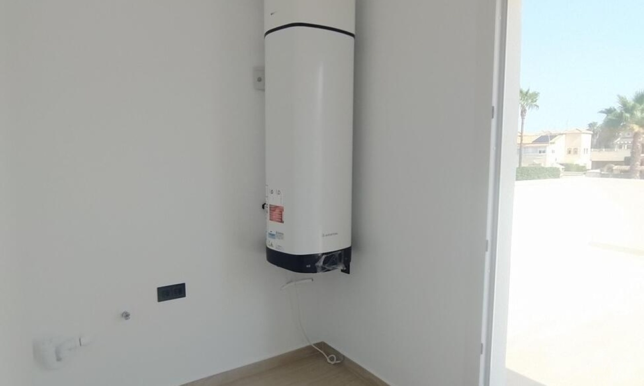 Revente - Villa - Torrevieja - Aguas Nuevas