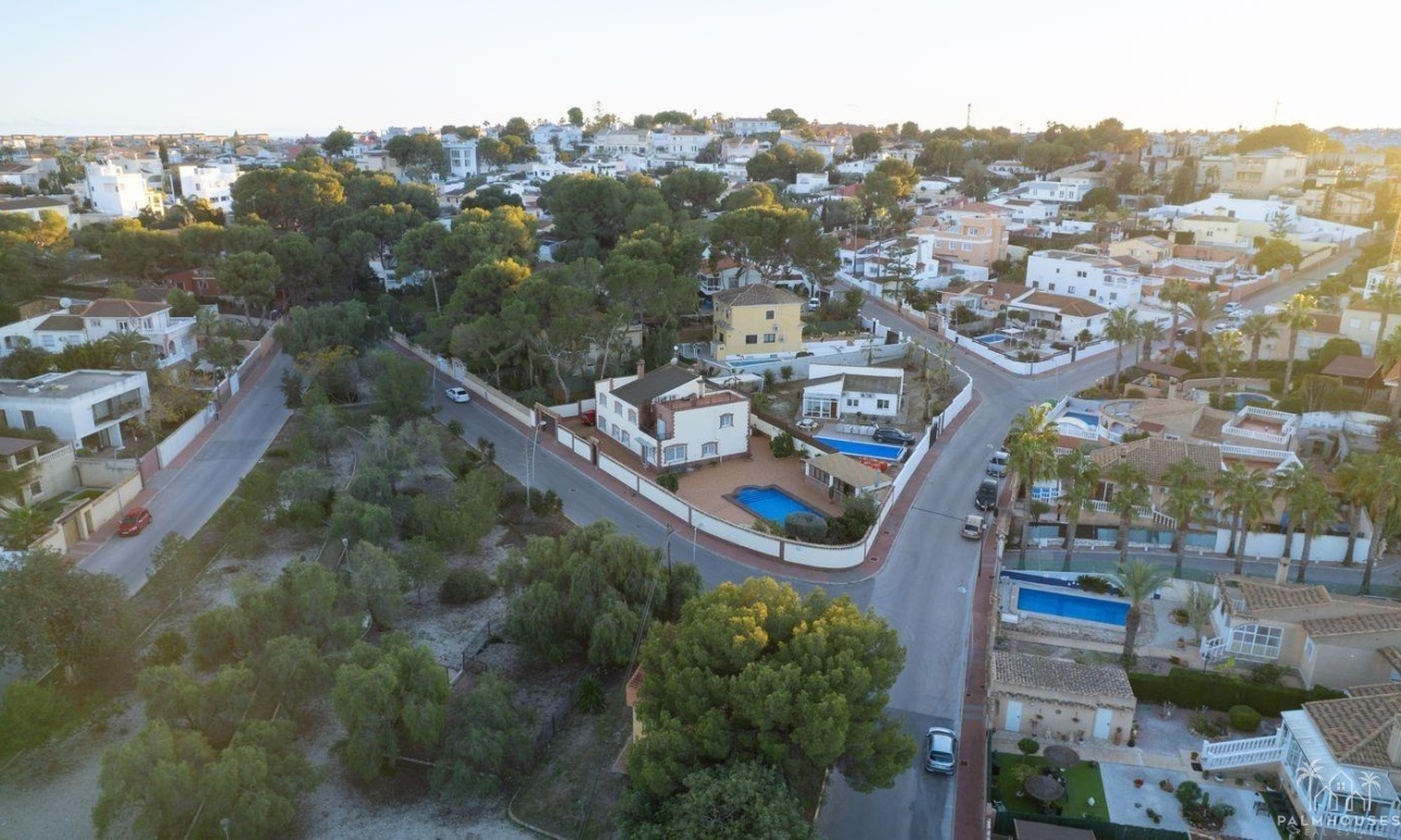 Revente - Villa - Torrevieja - Los Balcones