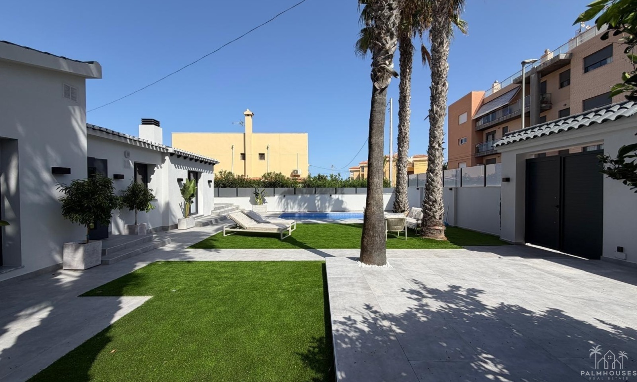 Revente - Villa - Torrevieja - Punta Prima