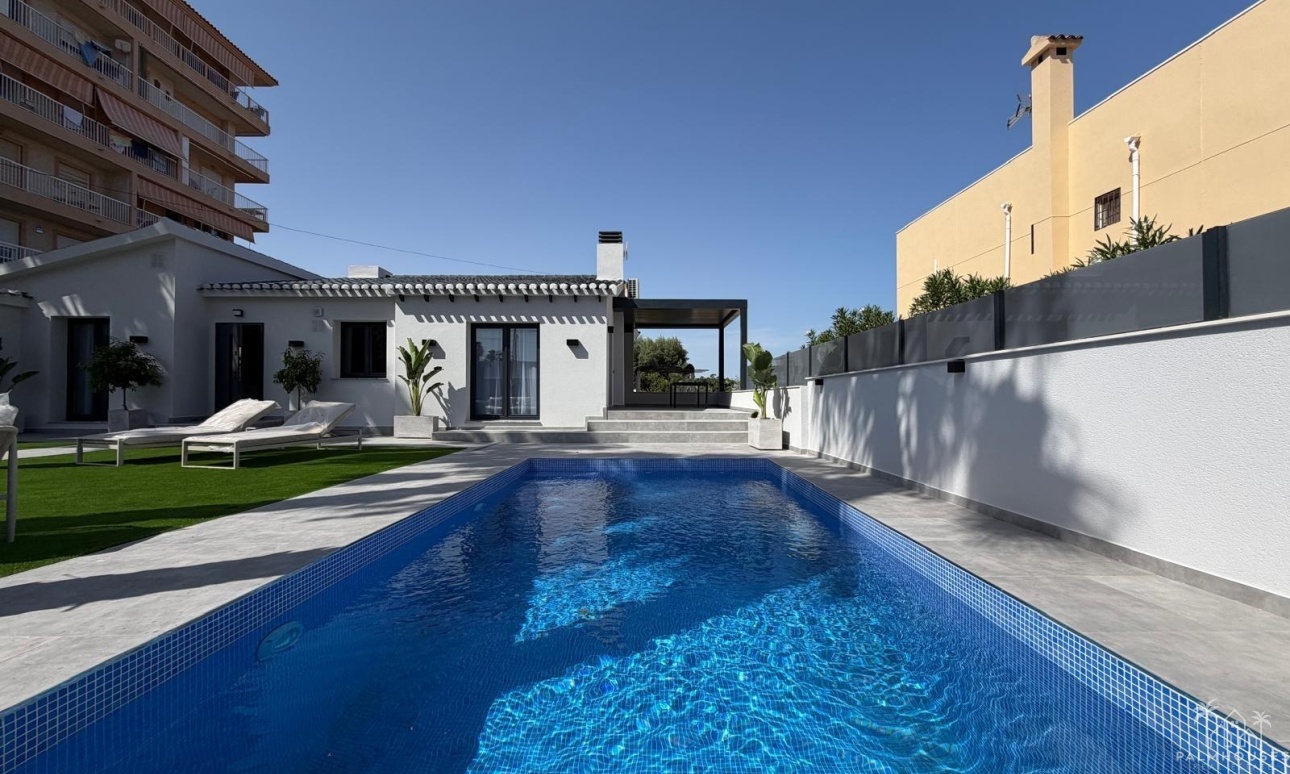 Revente - Villa - Torrevieja - Punta Prima