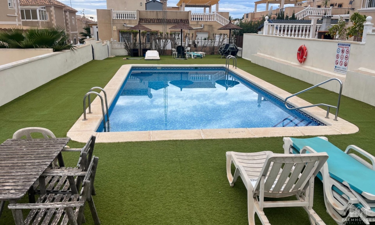 Venta - Apartment - San Miguel de Salinas - Las Filipinas