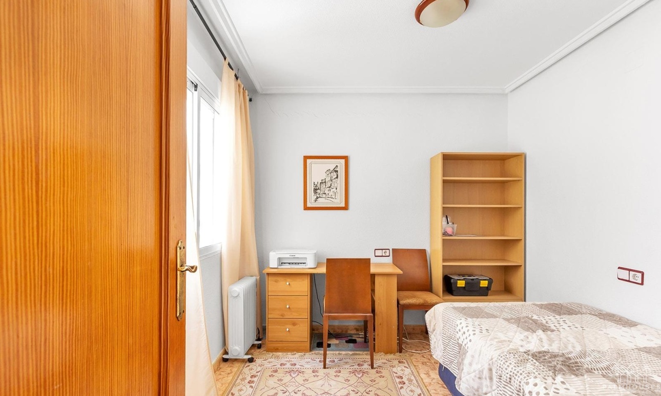 Venta - Apartment - Torrevieja - Estacion de autobuses