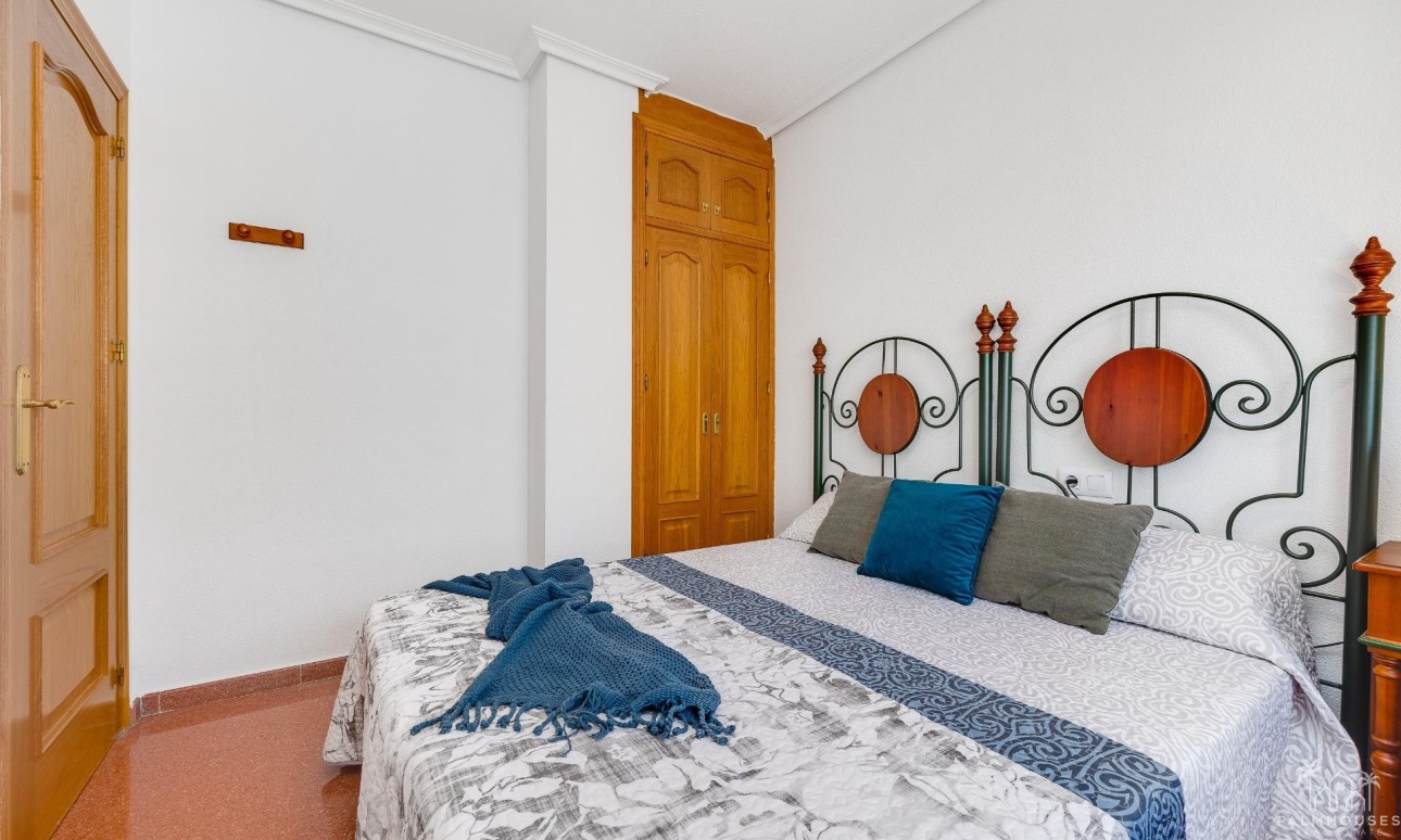Venta - Apartment - Torrevieja - Paseo maritimo