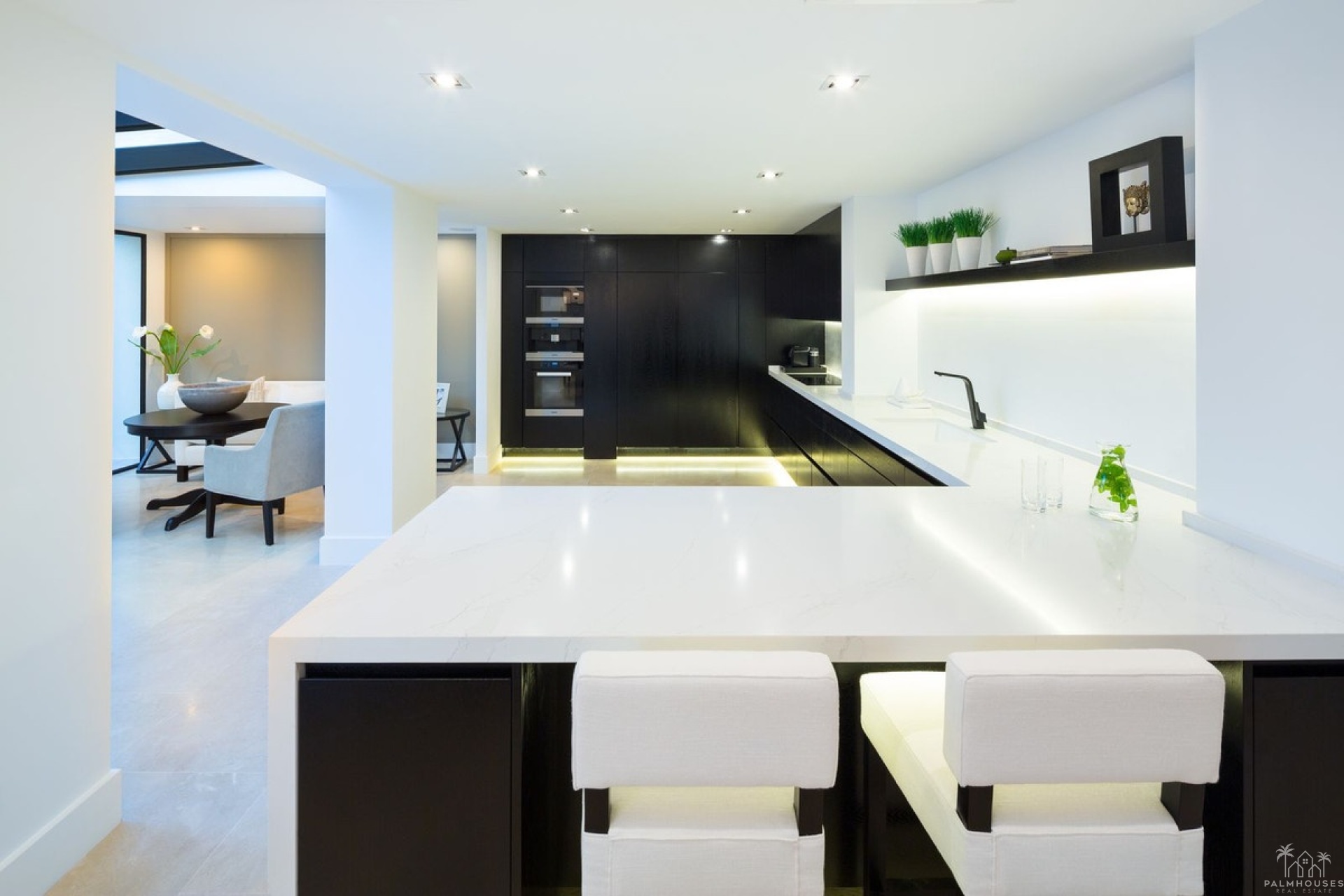 Venta - Villa - Aloha - Inland
