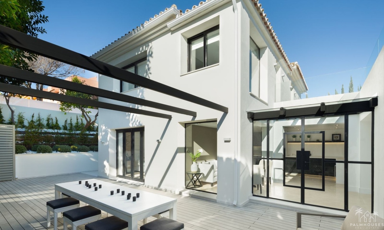 Venta - Villa - Aloha - Inland