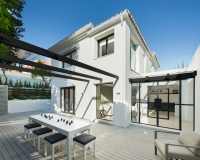 Venta - Villa - Aloha - Inland