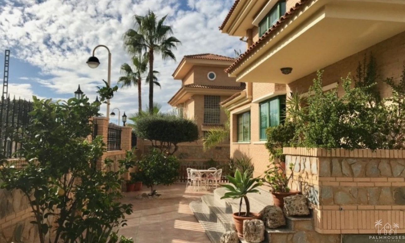 Venta - Villa - Benidorm - Benidorm Centro