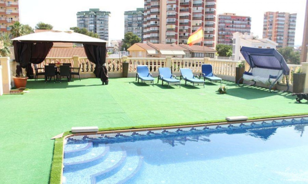 Venta - Villa - Benidorm - Benidorm Centro