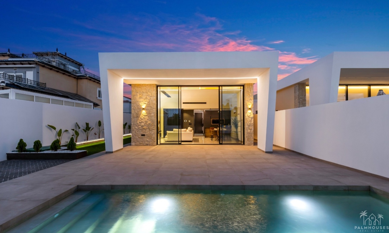 Venta - Villa - El Chaparral - Inland