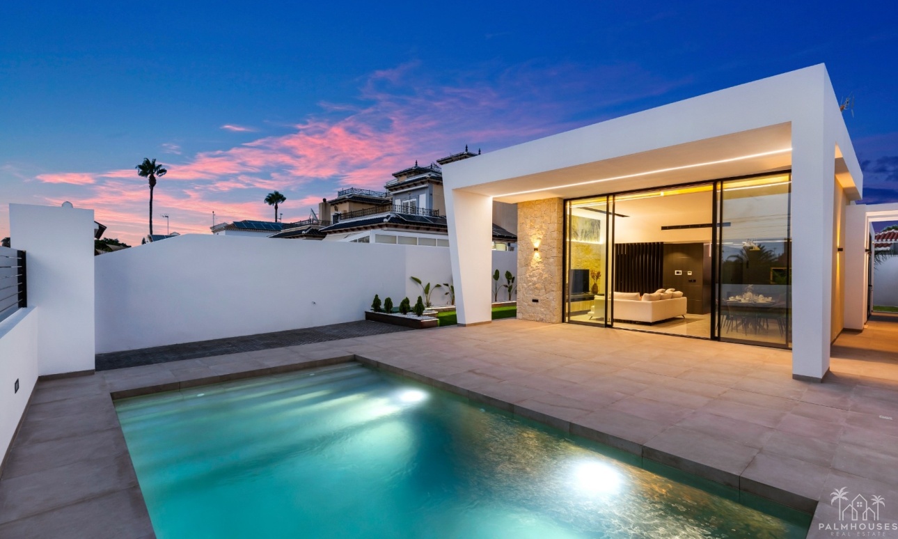 Venta - Villa - El Chaparral - Inland