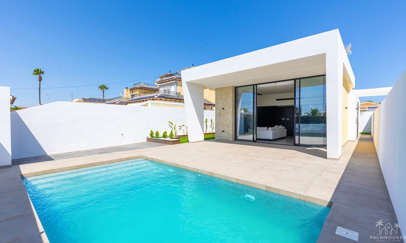 Venta - Villa - El Chaparral - Inland