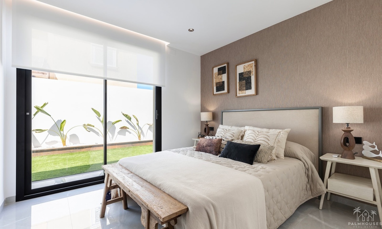 Venta - Villa - El Chaparral - Inland