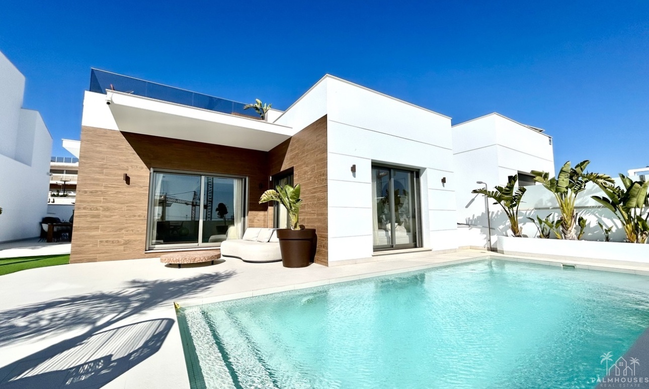 Venta - Villa - Las Filipinas - Inland