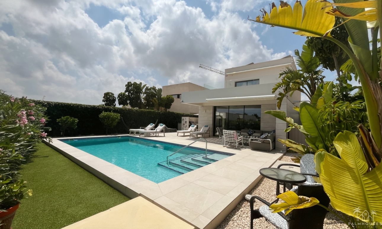 Venta - Villa - Los Montesinos - La Herrada