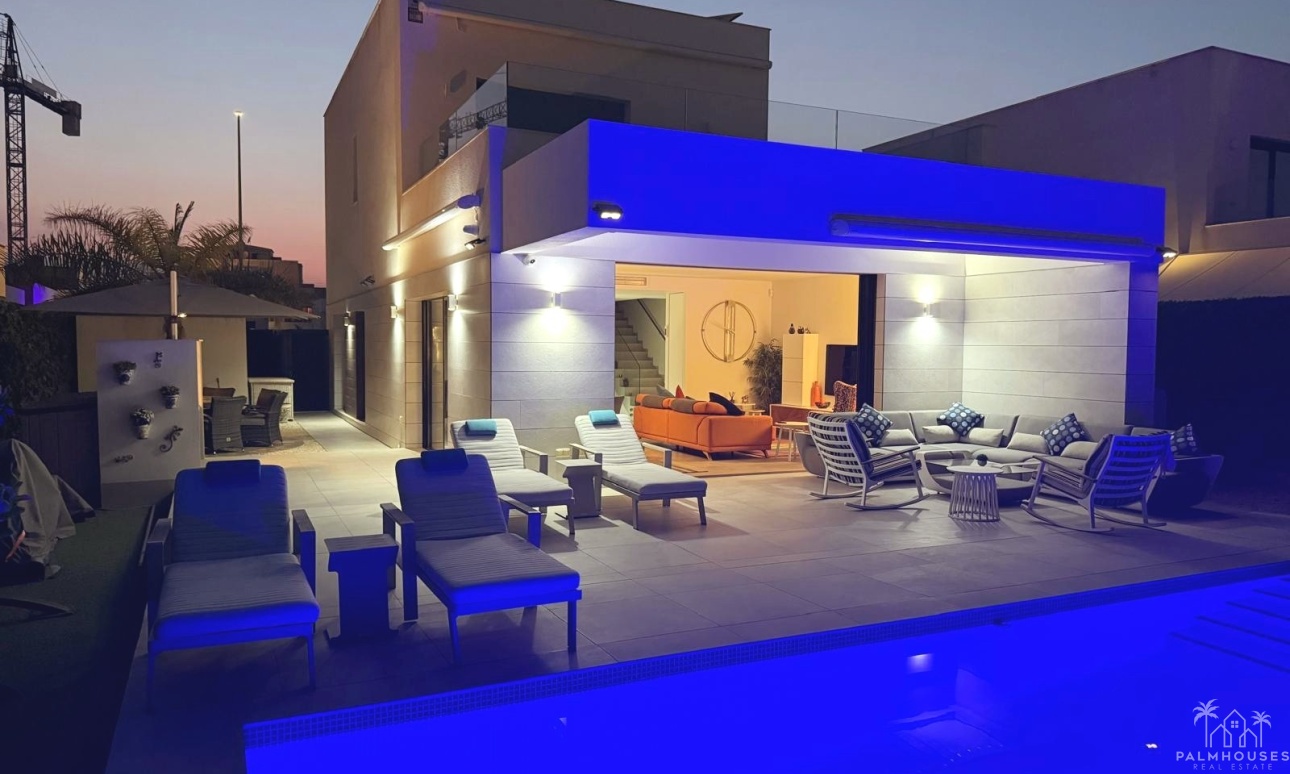 Venta - Villa - Los Montesinos - La Herrada