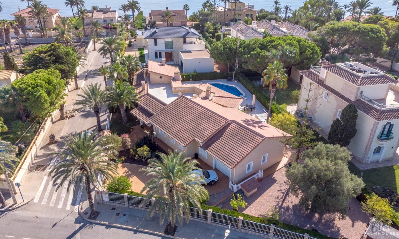Venta - Villa - Orihuela Costa - Muy Cerca De La Playa