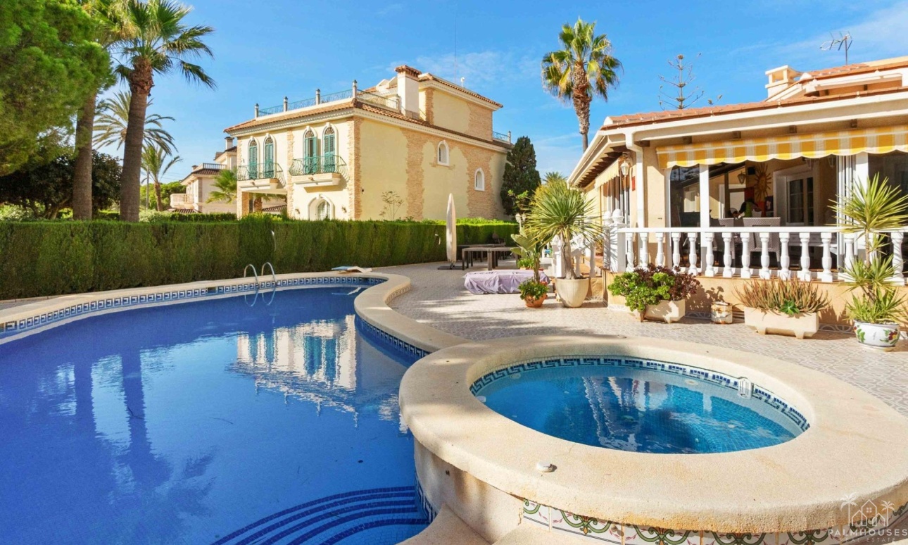Venta - Villa - Orihuela Costa - Muy Cerca De La Playa