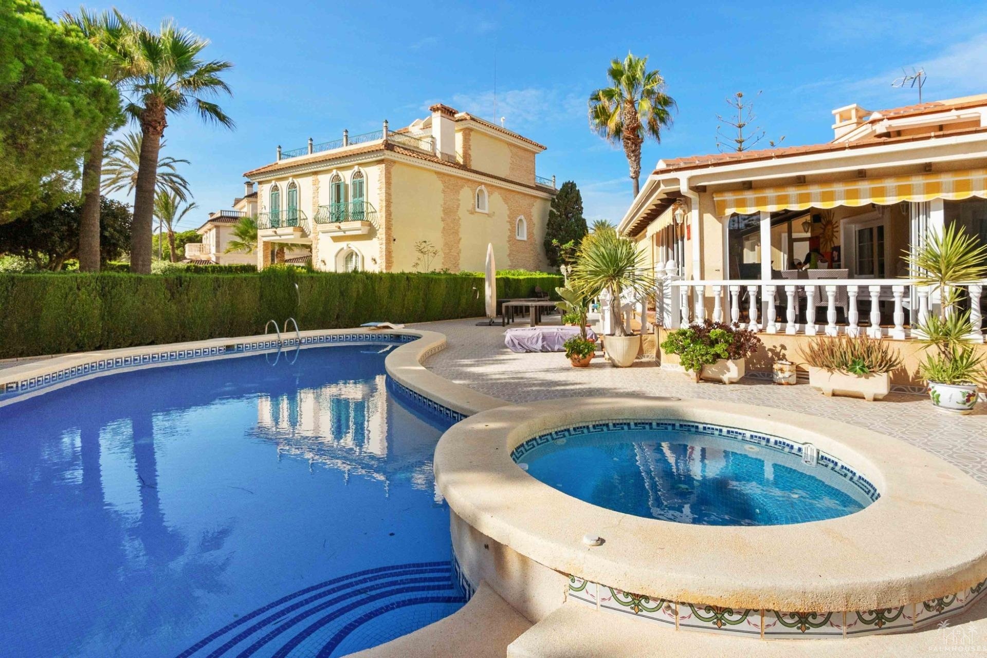 Venta - Villa - Orihuela Costa - Muy Cerca De La Playa