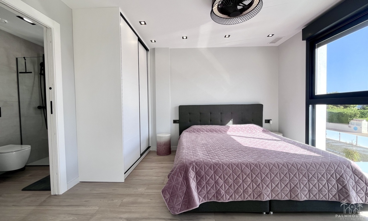 Venta - Villa - Punta Prima - Costa Blanca