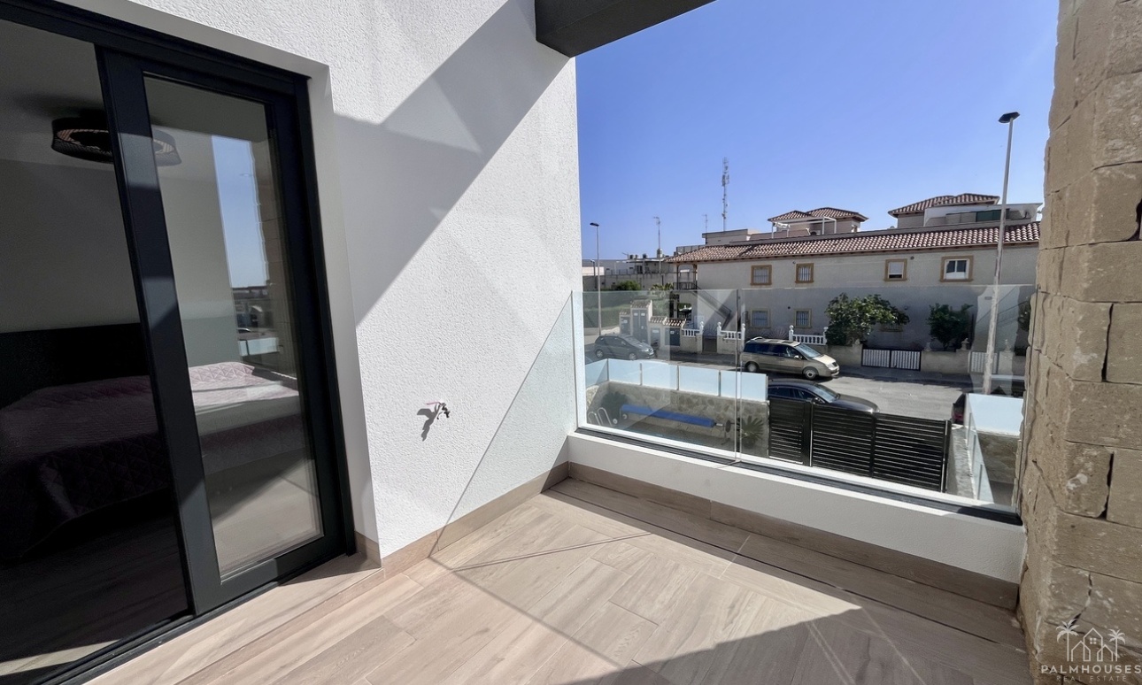 Venta - Villa - Punta Prima - Costa Blanca