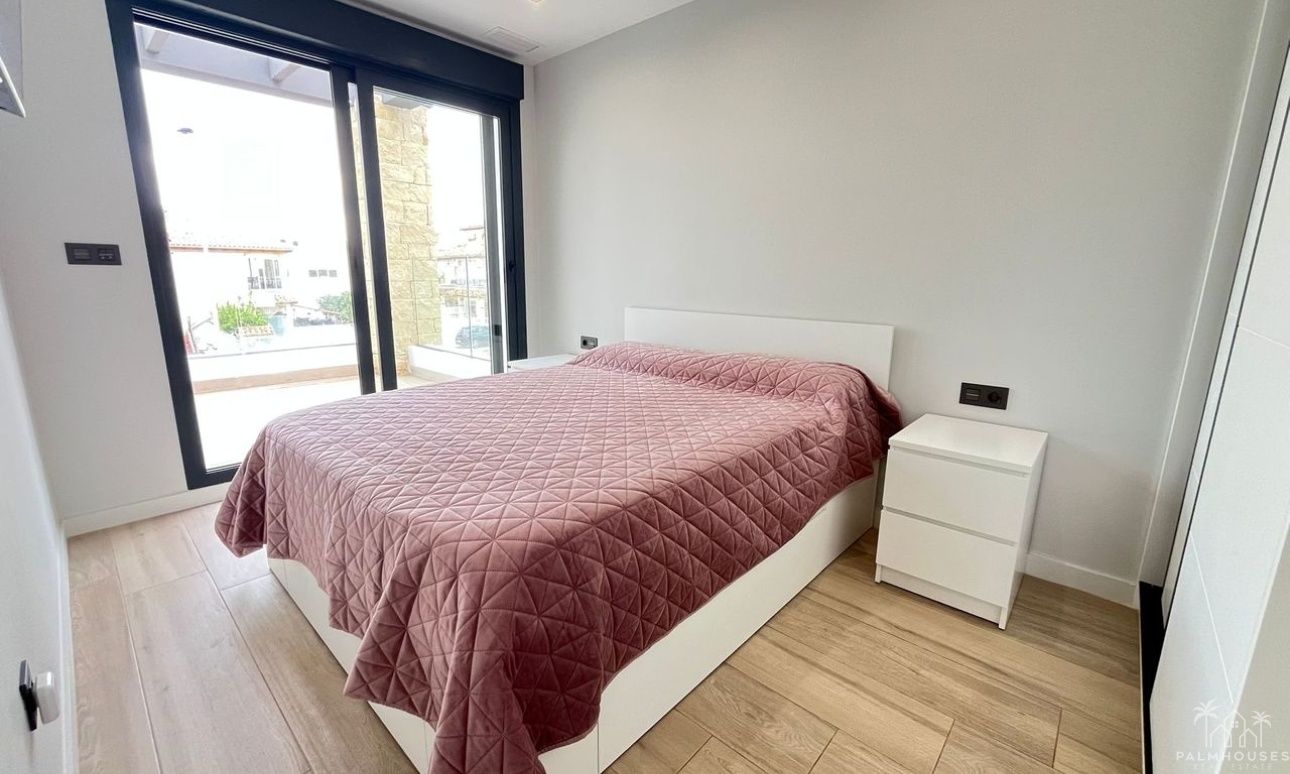 Venta - Villa - Punta Prima - Costa Blanca