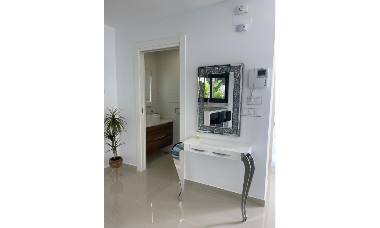 Venta - Villa - San Miguel de Salinas - Altos De San Miguel