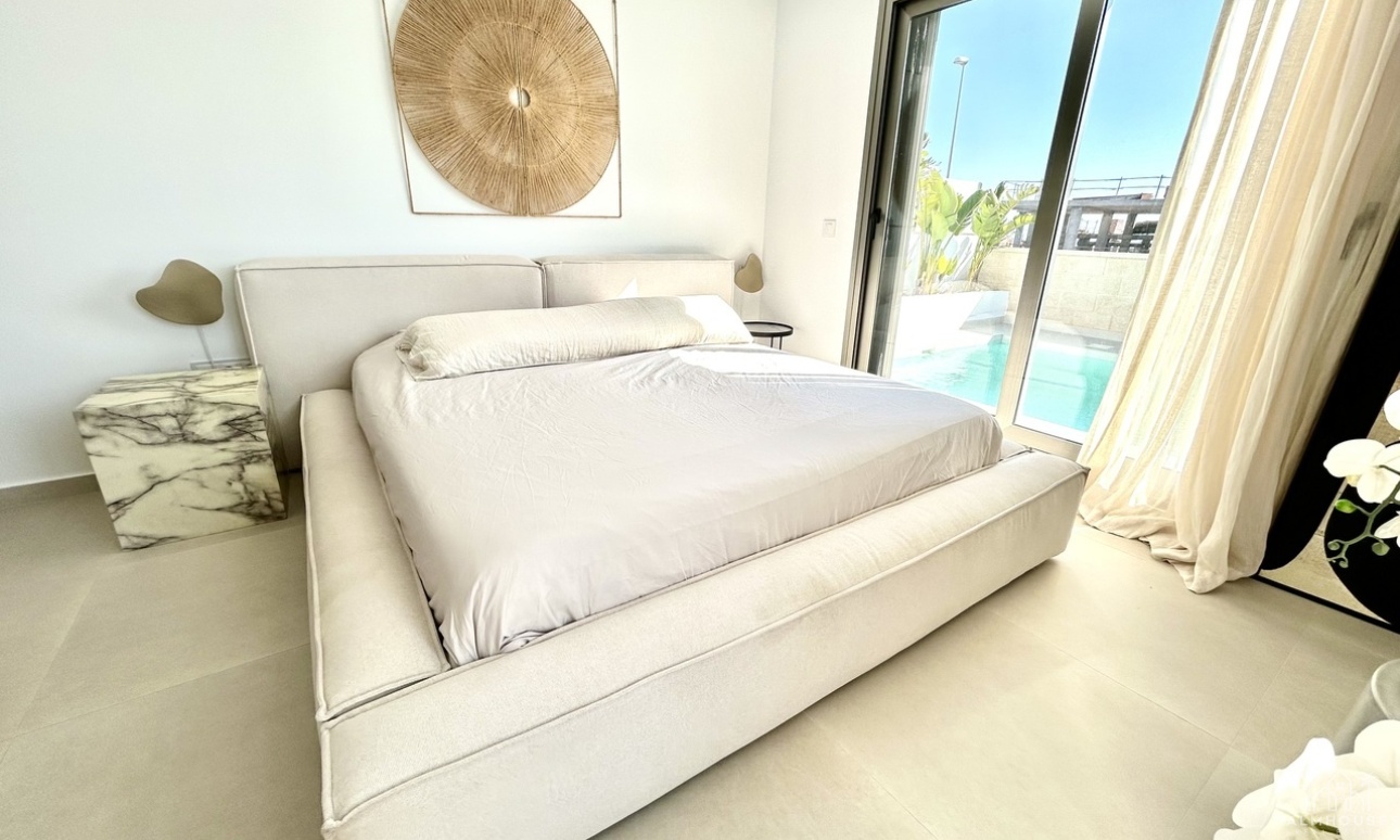 Venta - Villa - San Miguel de Salinas - Inland
