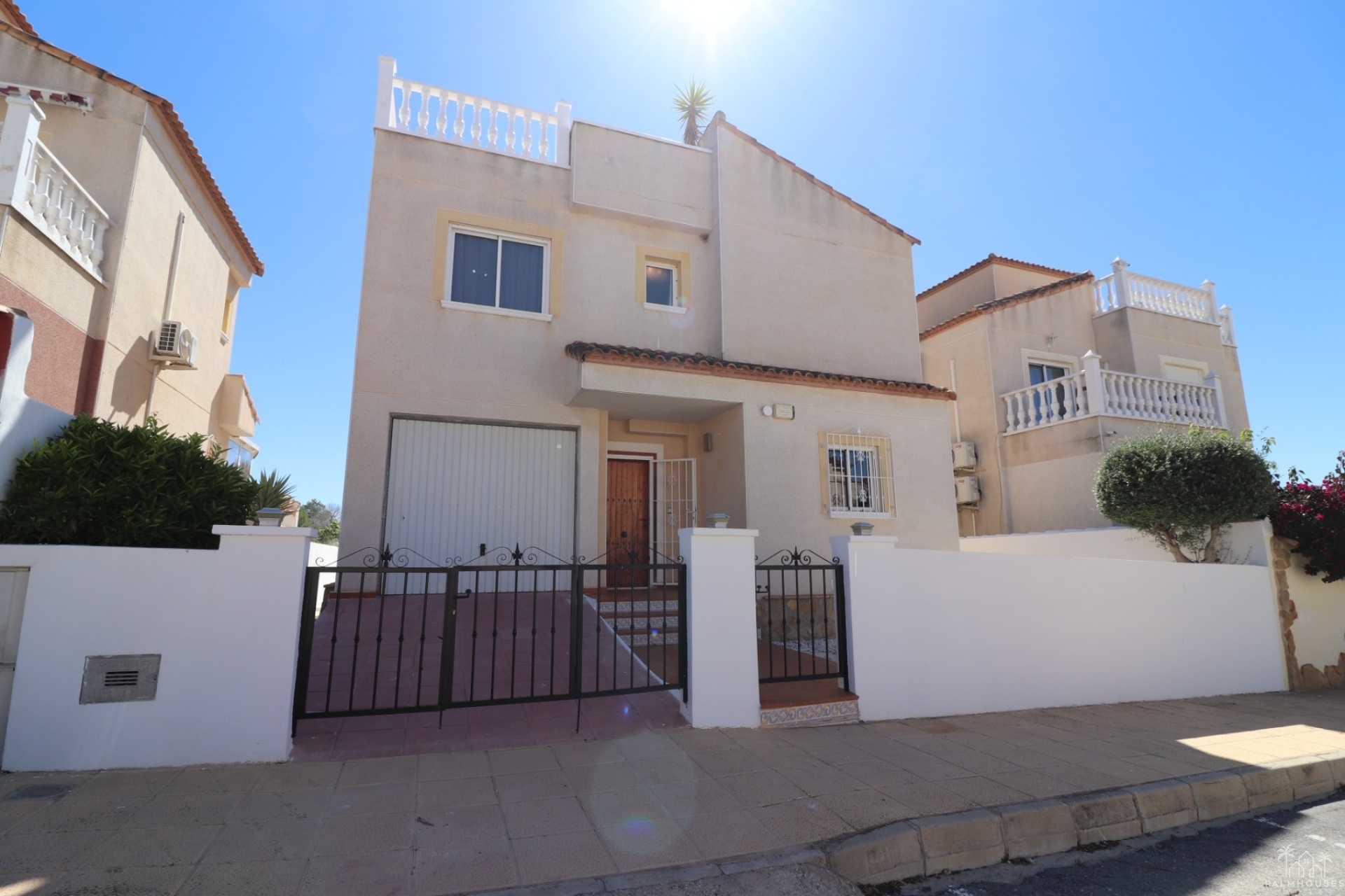Venta - Villa - San Miguel de Salinas - Lake View Mansions