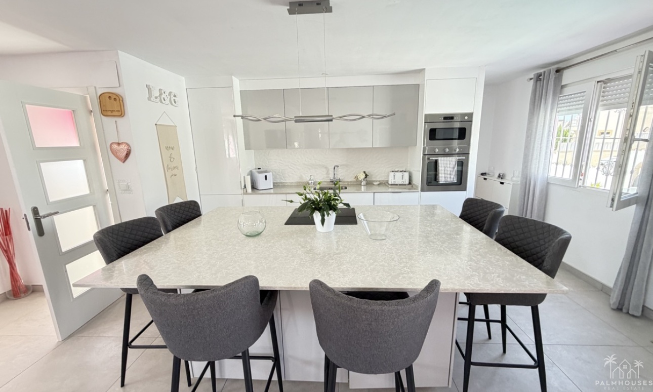 Venta - Villa - San Miguel de Salinas - San Miguel