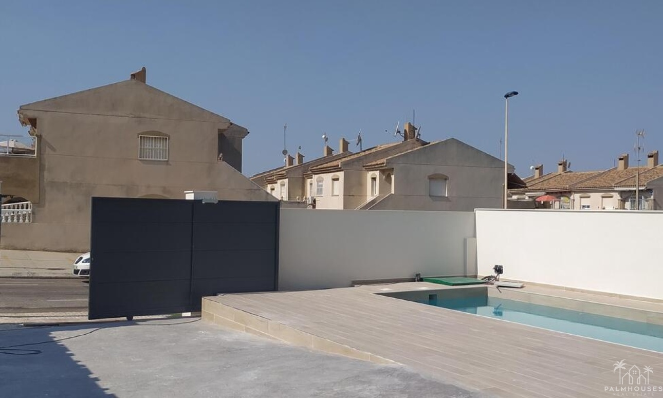 Venta - Villa - Torrevieja - Aguas Nuevas