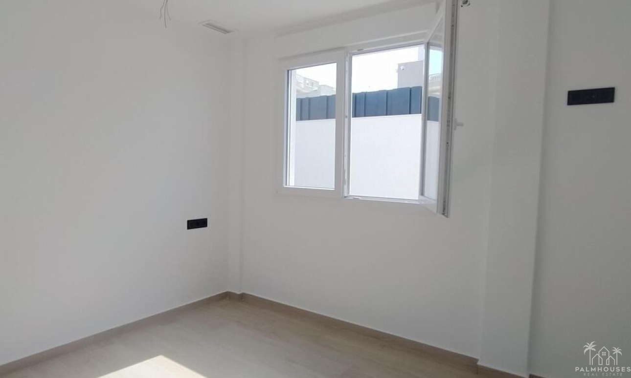 Venta - Villa - Torrevieja - Aguas Nuevas