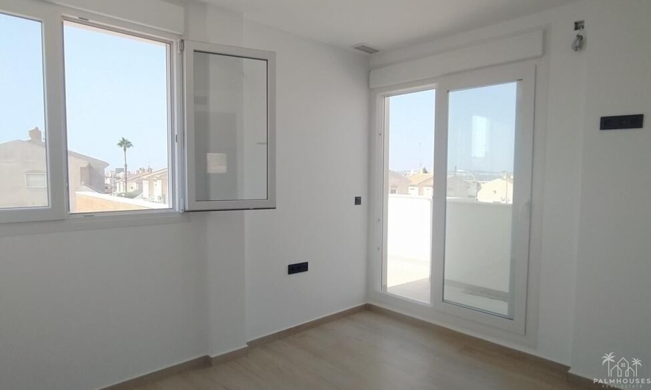 Venta - Villa - Torrevieja - Aguas Nuevas