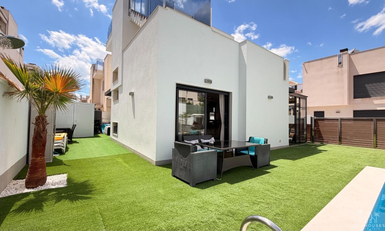 Venta - Villa - Torrevieja - Aguas Nuevas