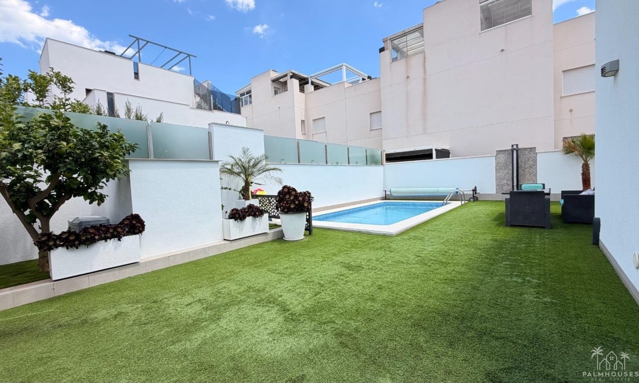 Venta - Villa - Torrevieja - Aguas Nuevas