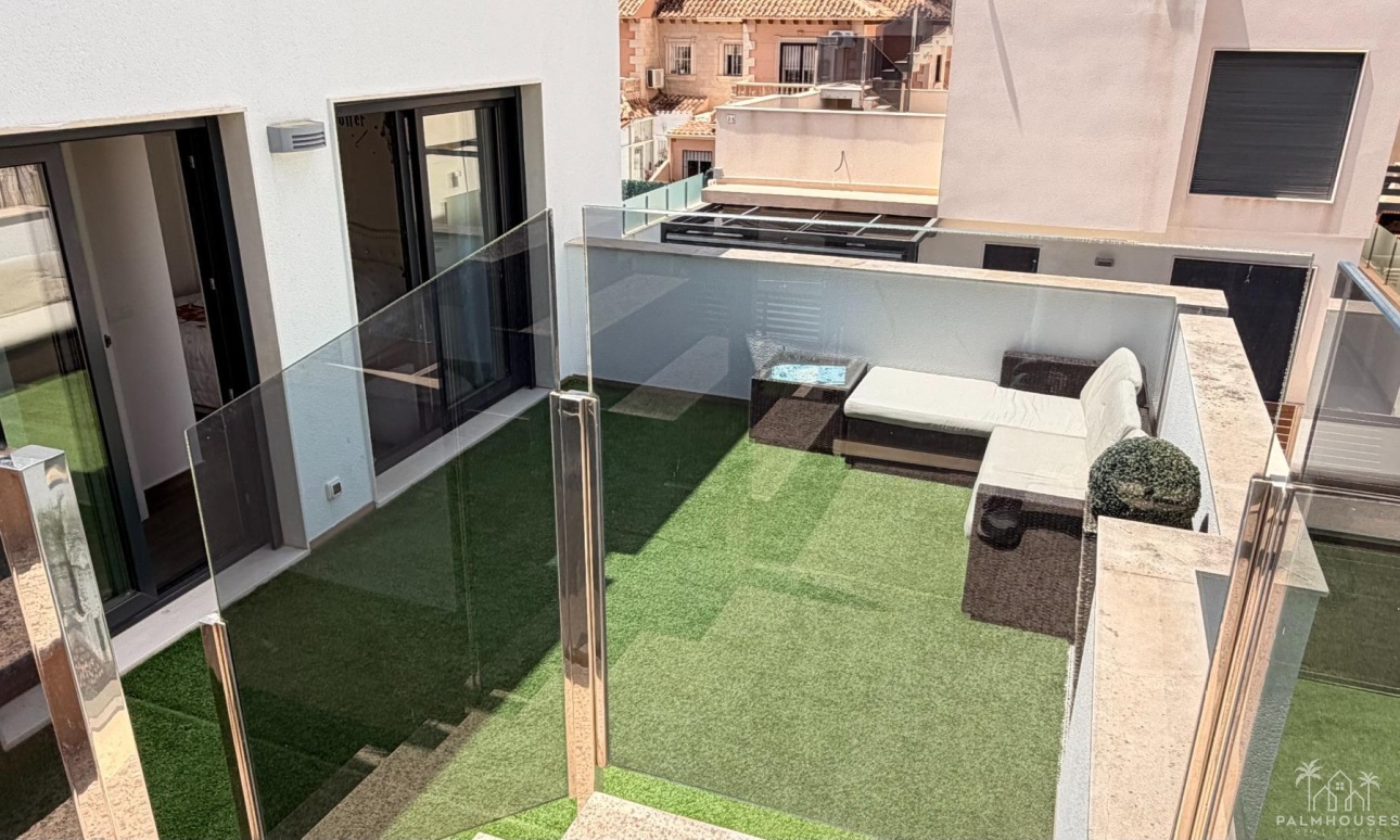 Venta - Villa - Torrevieja - Aguas Nuevas