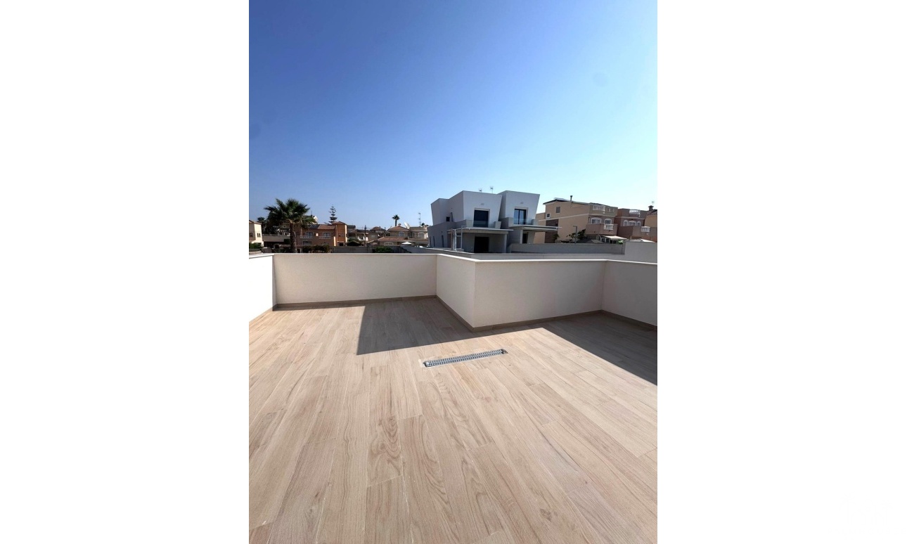 Venta - Villa - Torrevieja - Aguas Nuevas