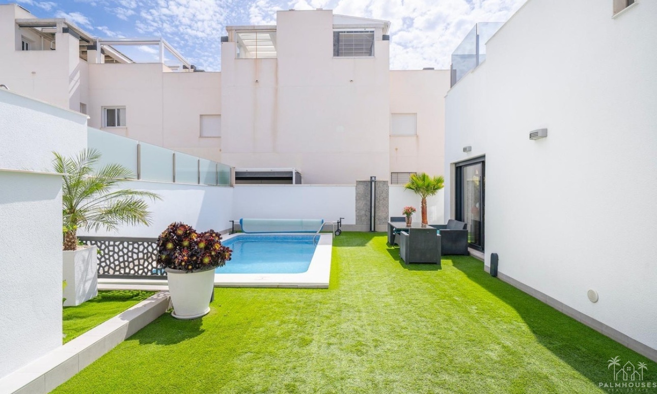 Venta - Villa - Torrevieja - Aguas Nuevas